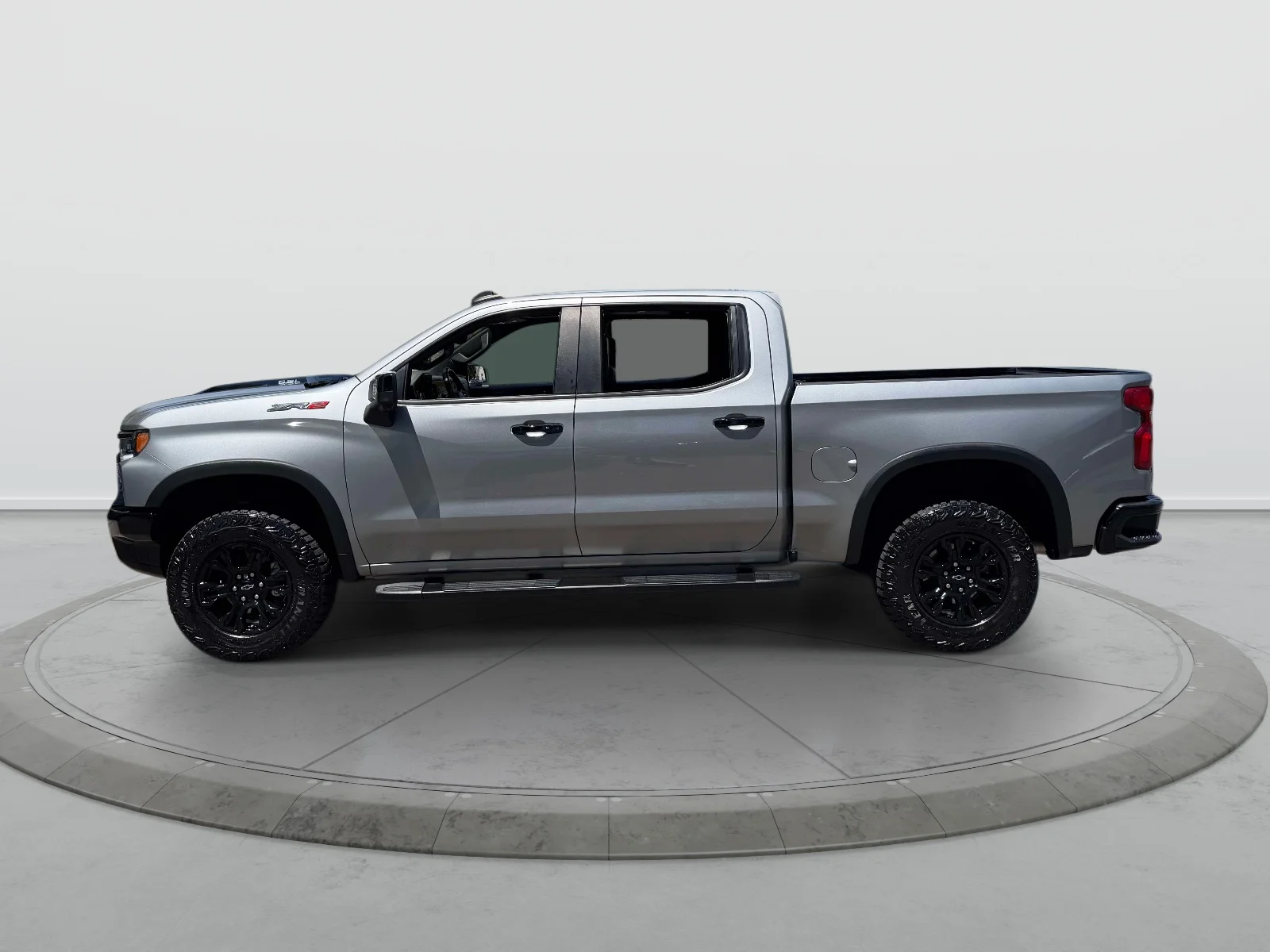 Used 2023 Gray Chevrolet ZR2 image 4