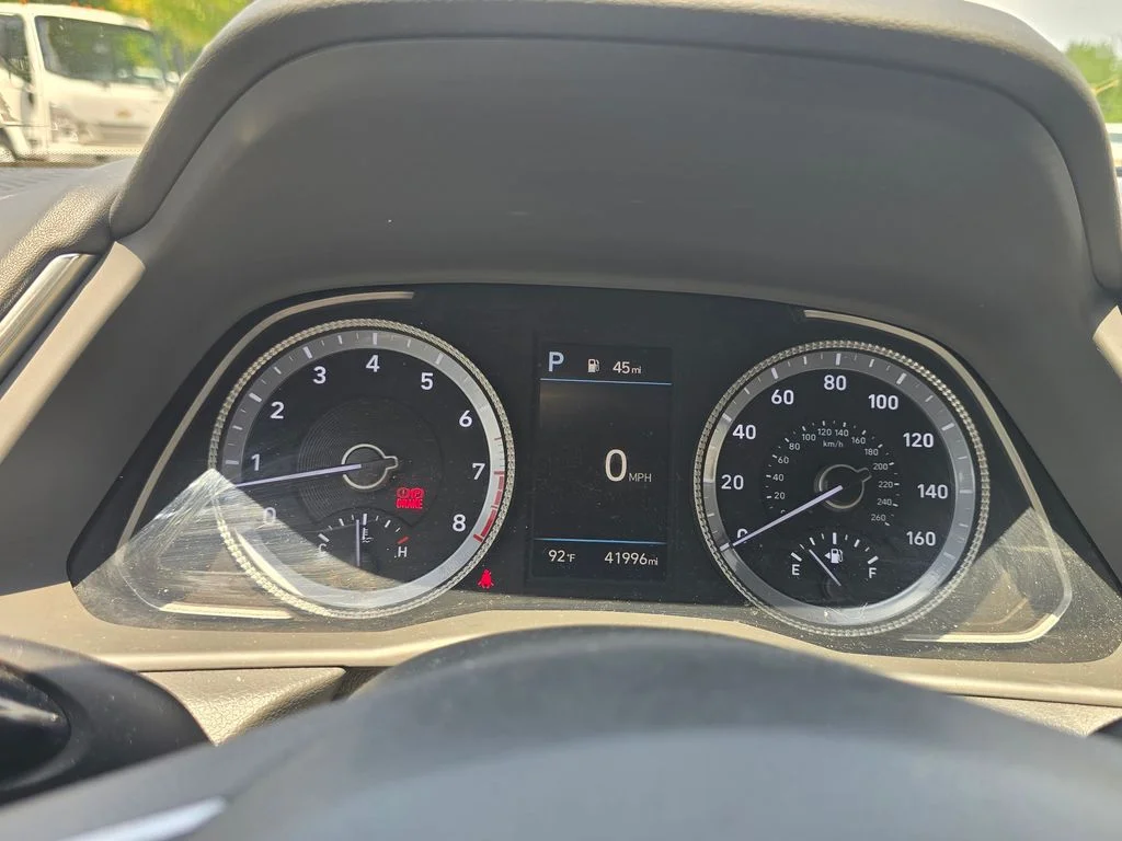 Used 2023 White Hyundai SEL image 27