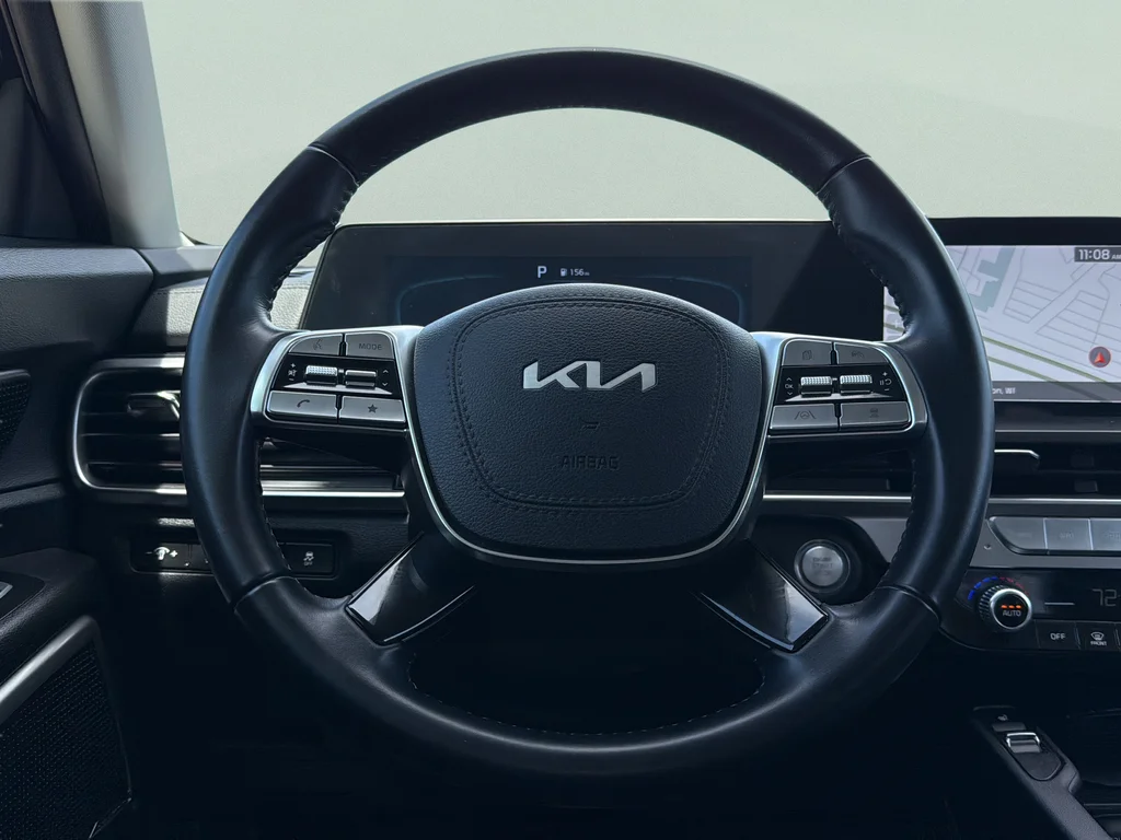 Certified Used 2025 Ebony Black Kia S image 22
