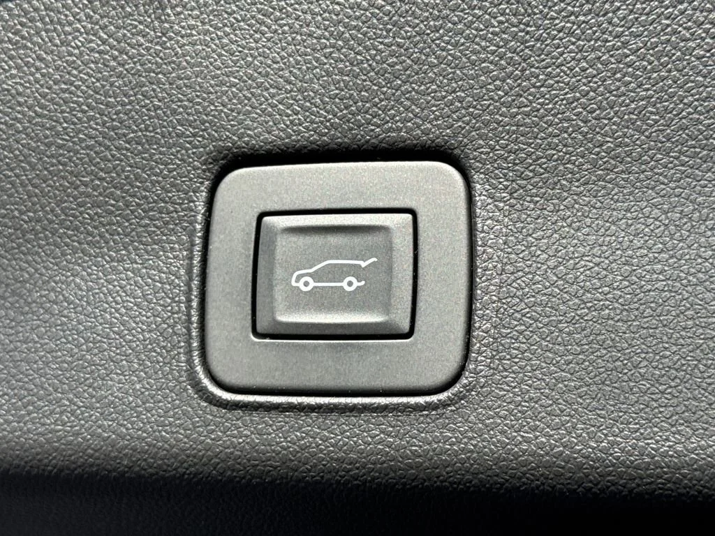 Used 2026 Mosaic Black Metallic Chevrolet RS image 10