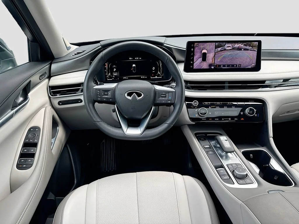 Certified Used 2026 White INFINITI LUXE image 25