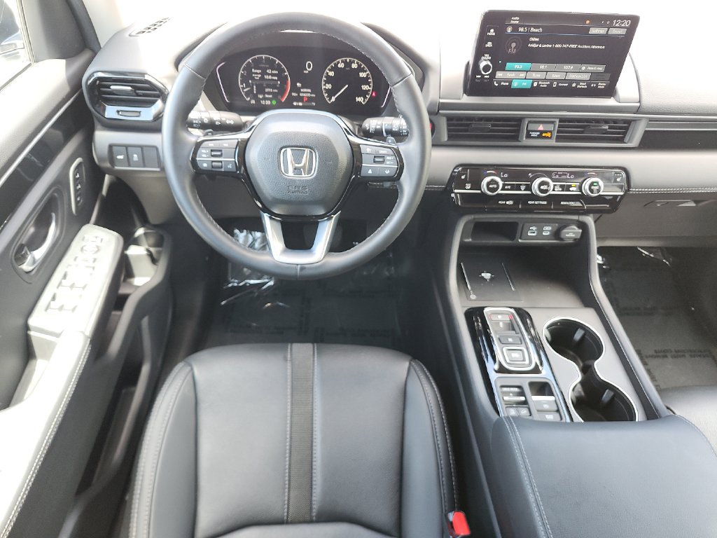 Used 2025  Honda EX-L image 17