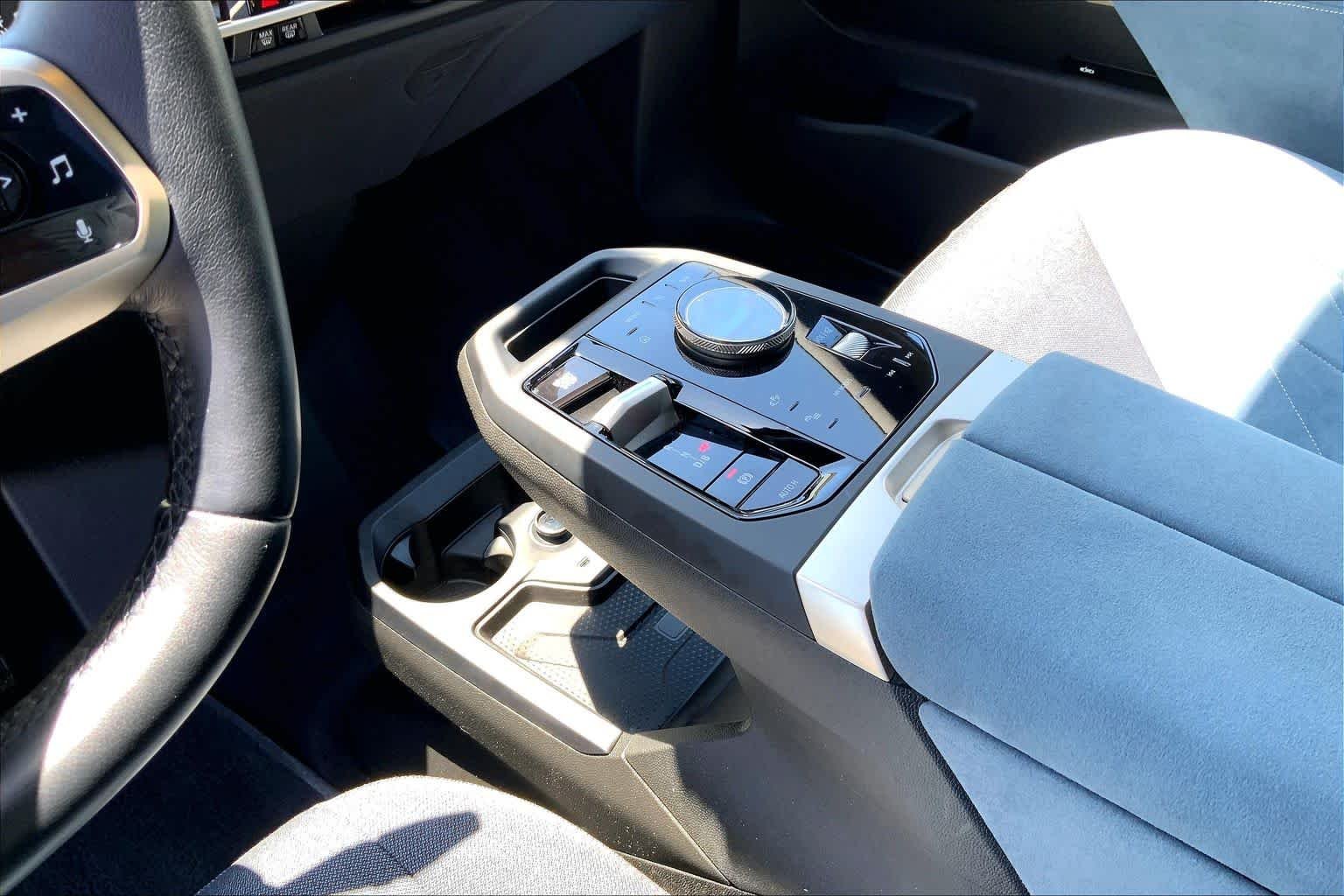 Used 2024 Blue Ridge Mountain Metallic BMW xDrive50 image 16