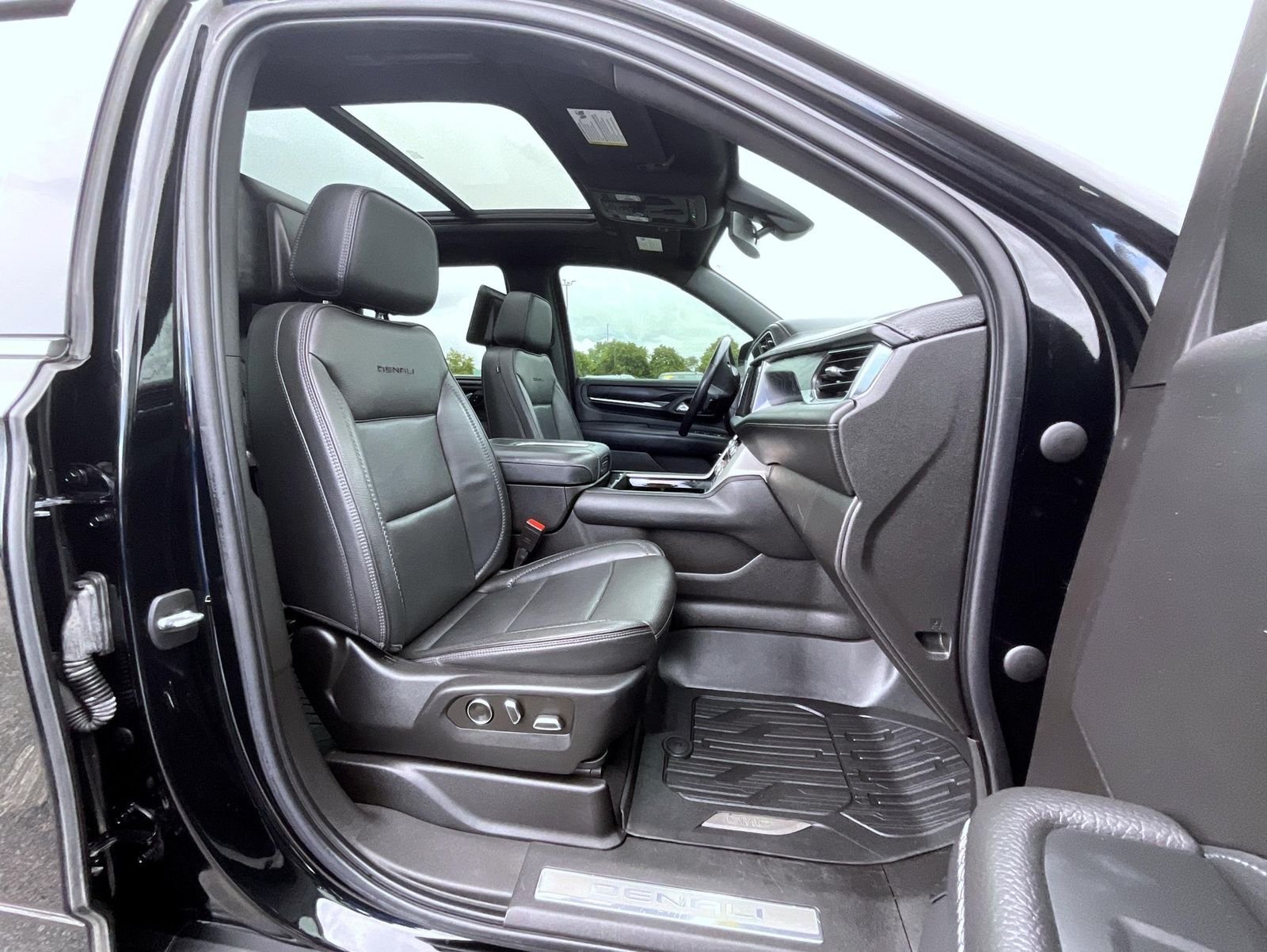 Used 2021 Black GMC Denali image 15
