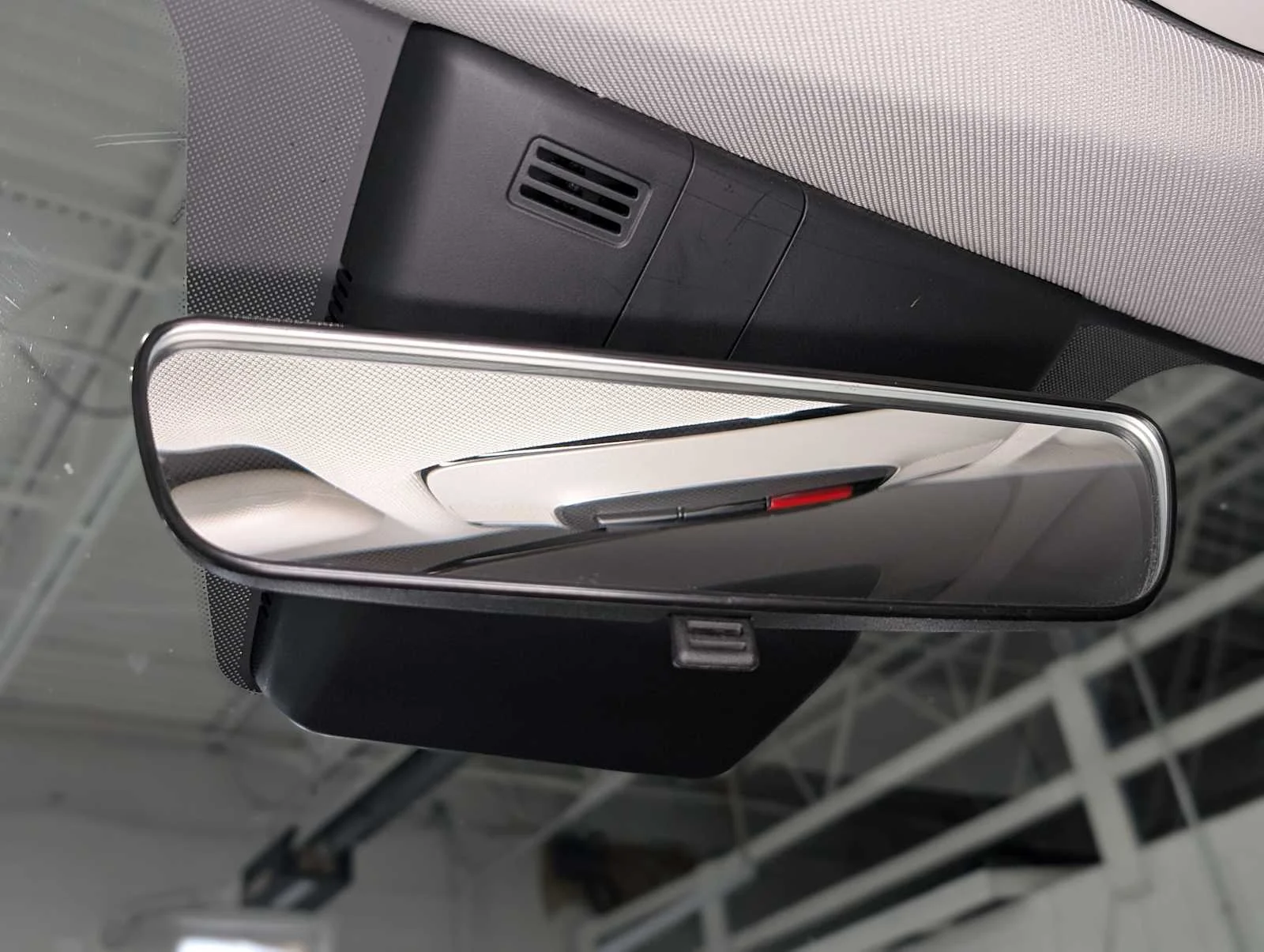 Used 2024 Hampton Gray Hyundai SEL image 33