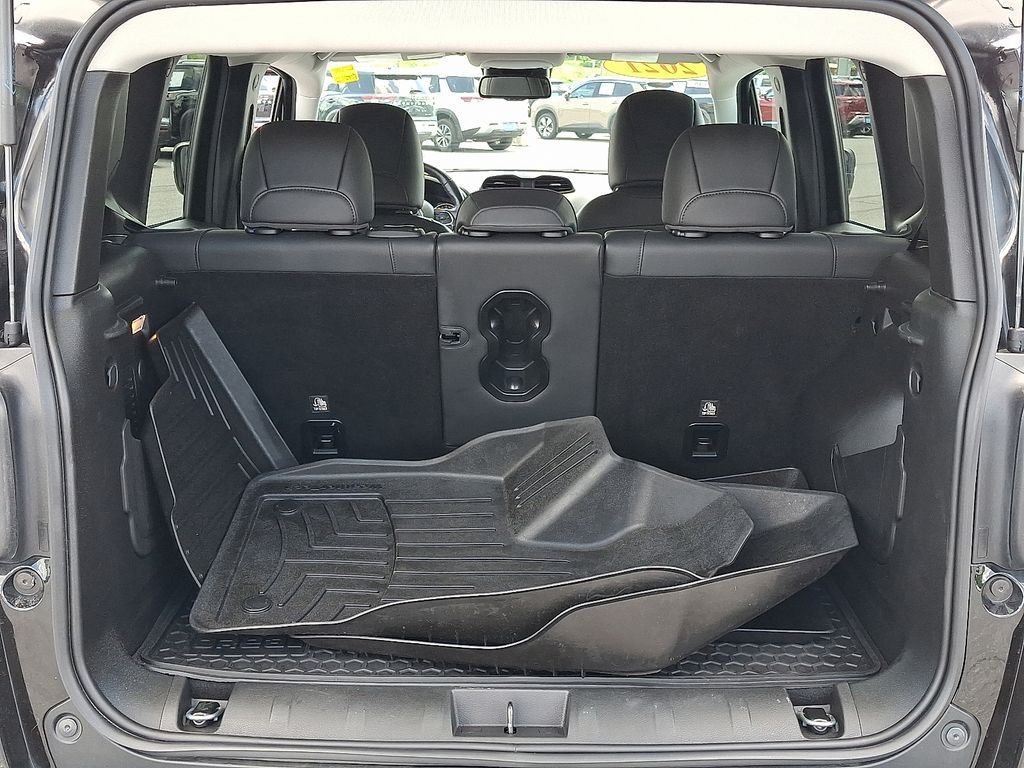 Used 2021 Black Jeep Limited image 29