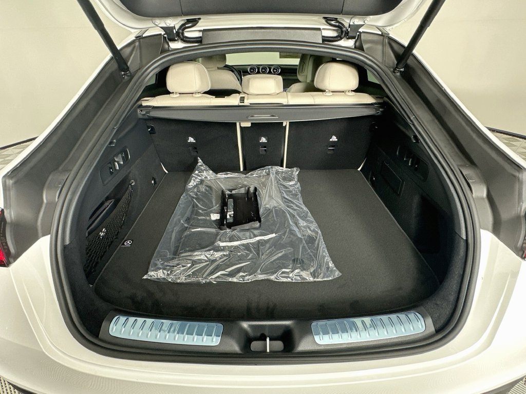 New 2027 Polar White Mercedes-Benz GLC 300 Coupe image 27