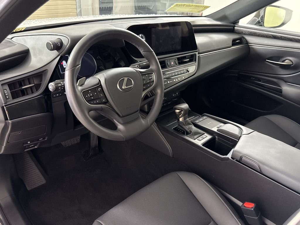 2022 Lexus ES Hybrid 300h - Photo 14