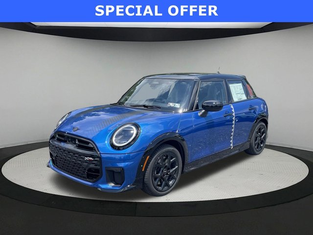 2026 MINI 4 Door Iconic