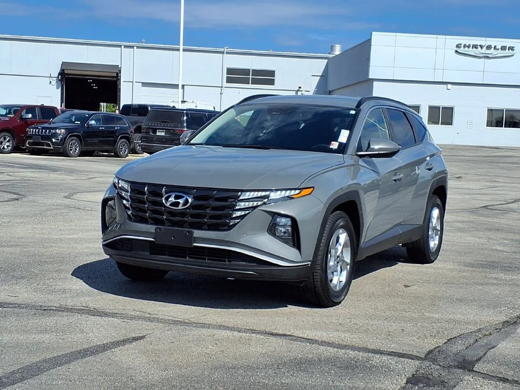 Used 2024 Hyundai Tucson SEL with VIN 5NMJBCDE4RH422064 for sale in Kansas City