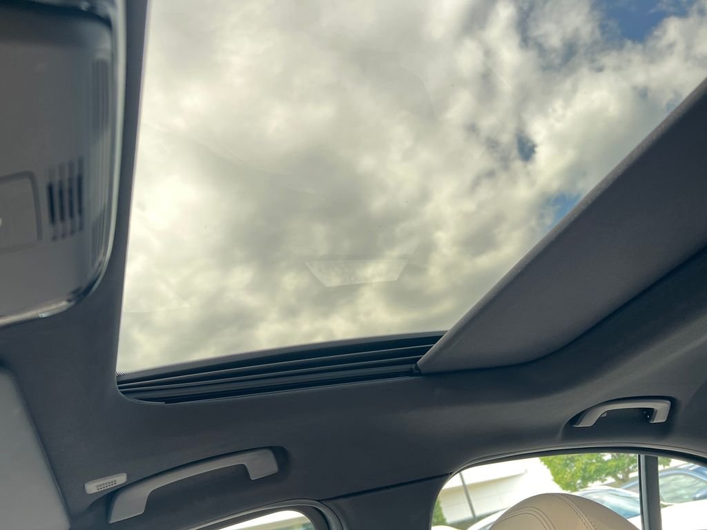 2025 BMW 3 Series 330i - Photo 25