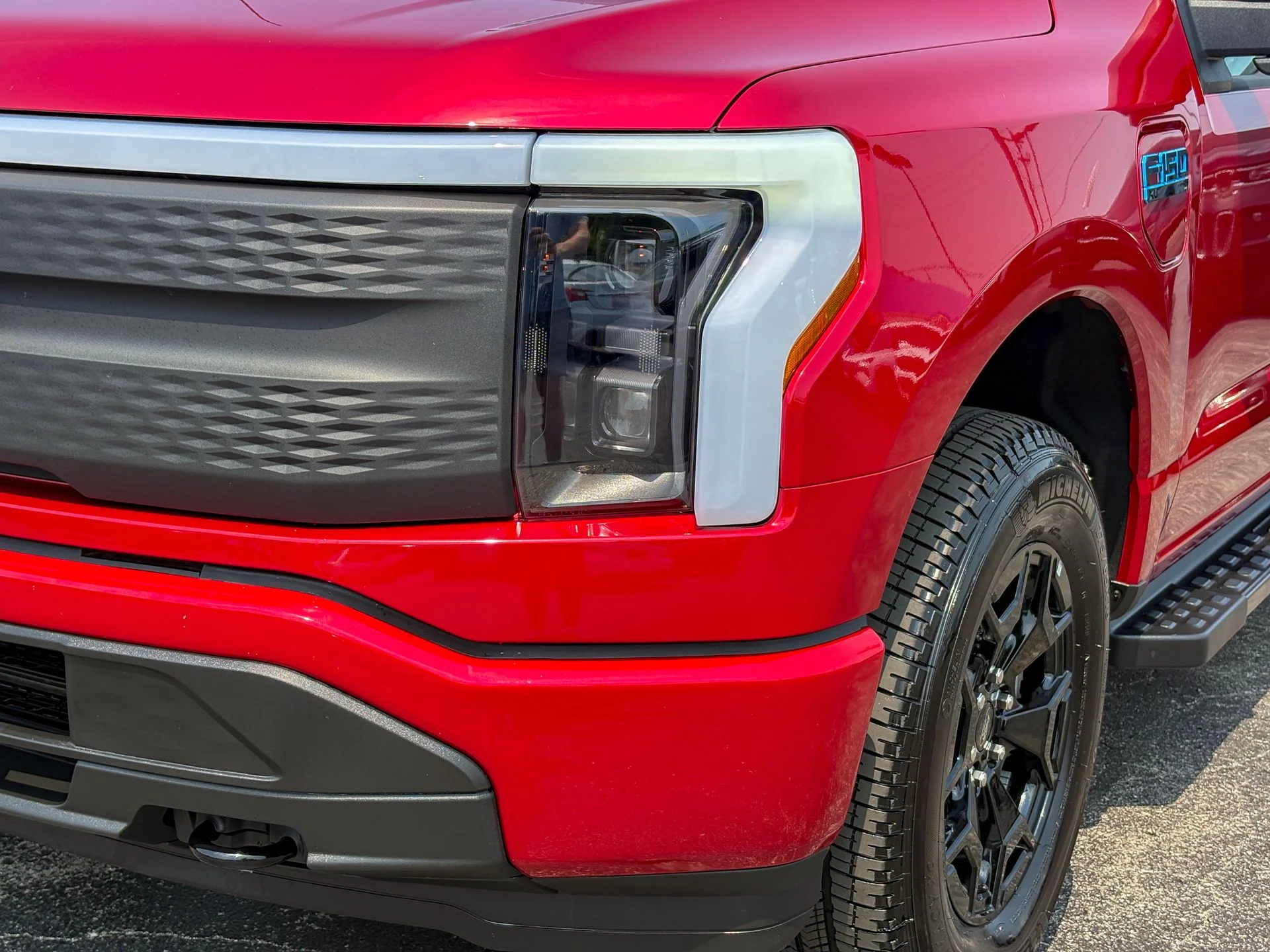 Used 2025 Red Ford XLT image 6