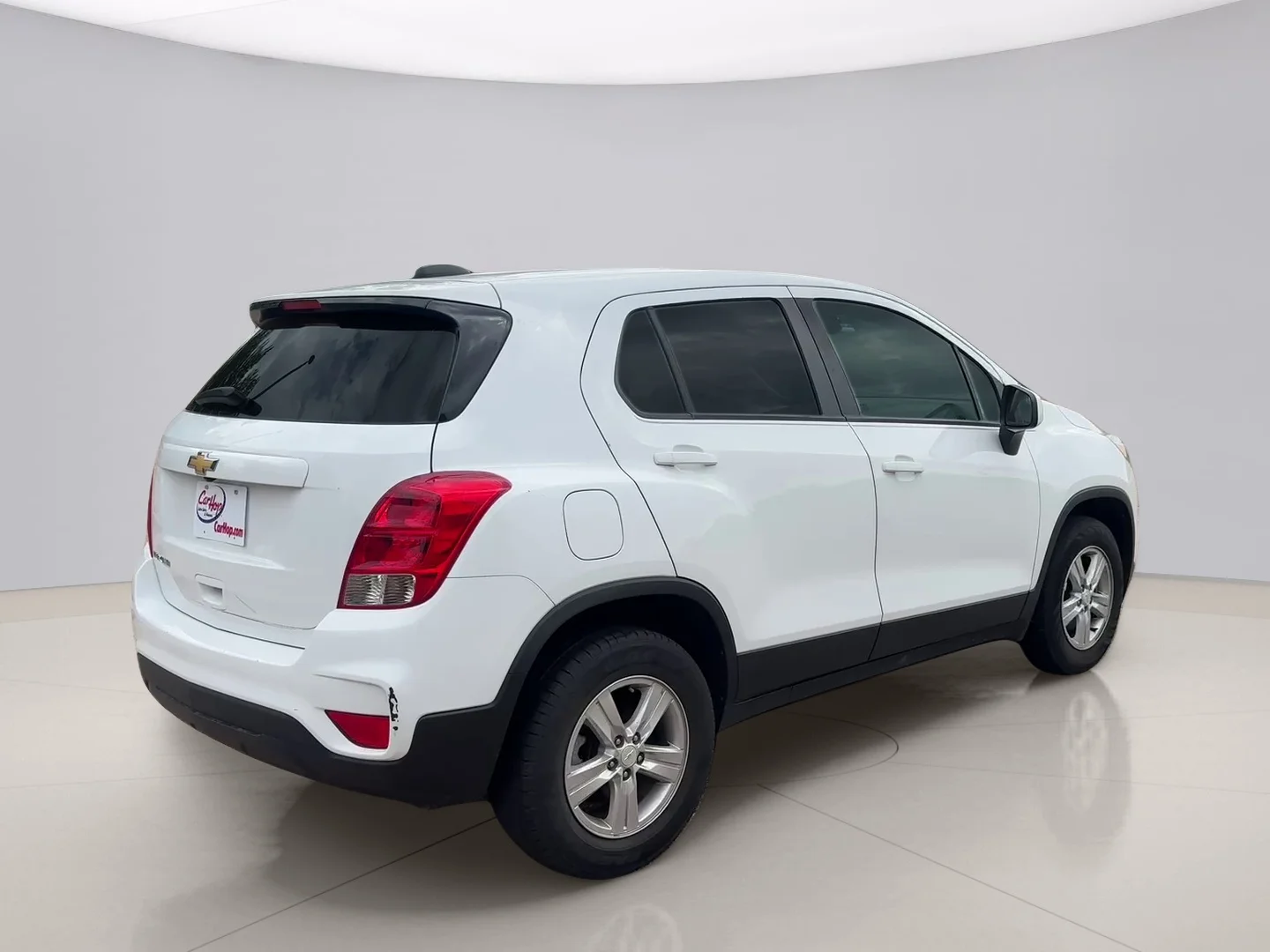 Used 2022 White Chevrolet LS image 5