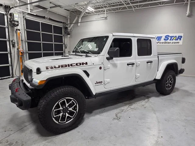 Used 2025 White Jeep Rubicon image 3