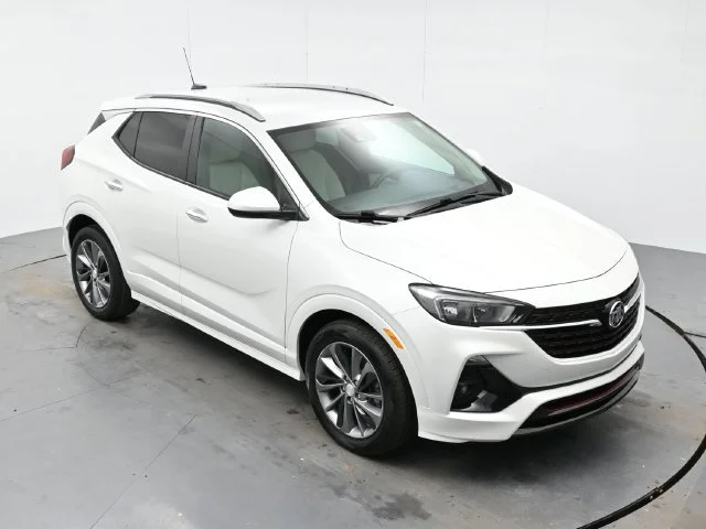 Used 2021 WHITE FROST TRICOAT Buick Preferred image 30