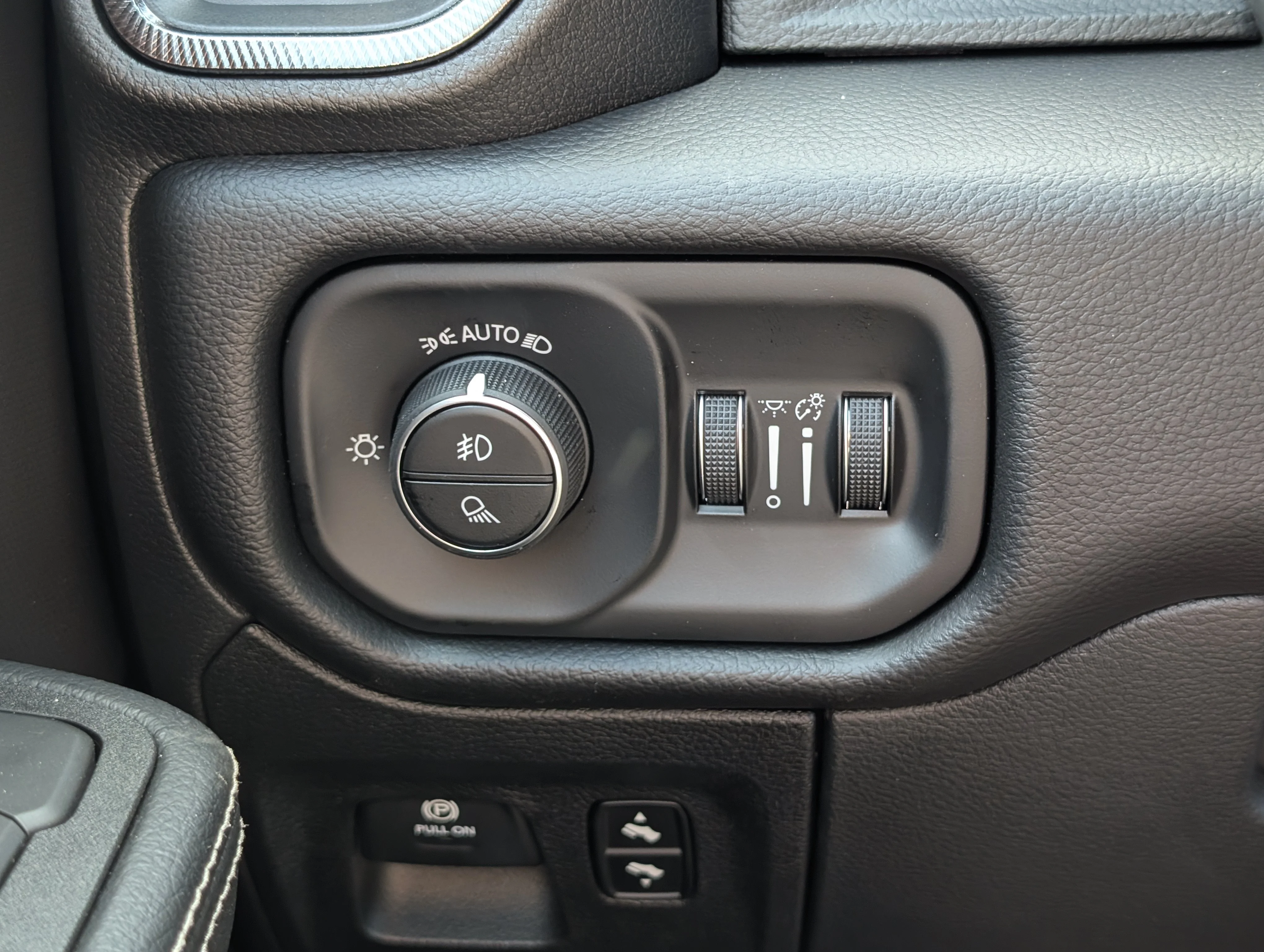 New 2026 Granite Crystal Metallic Ram Sport image 32