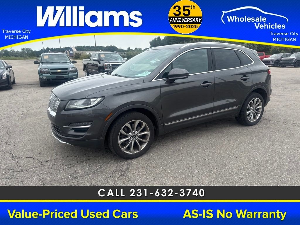 Used 2019  Lincoln Select image 4