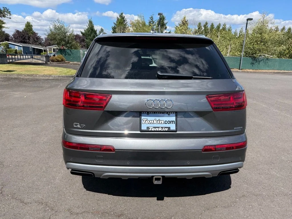 Used 2019 Gray Metallic Audi 55 Prestige image 6