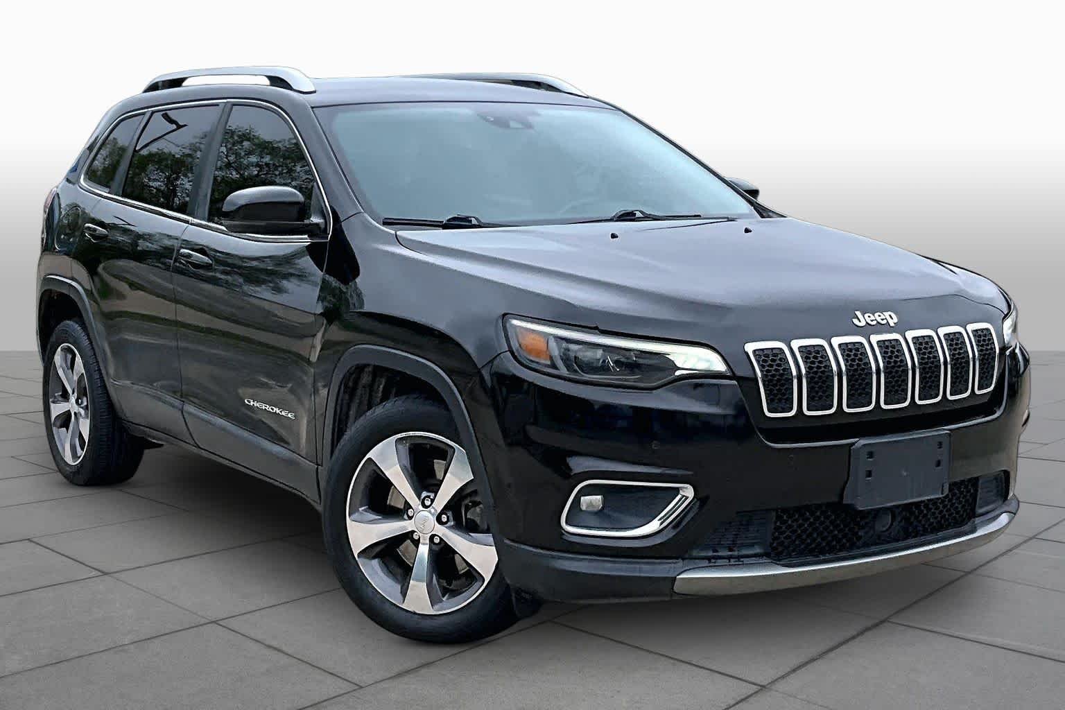 Used 2020 Diamond Black Crystal Pearlcoat Jeep Limited image 3