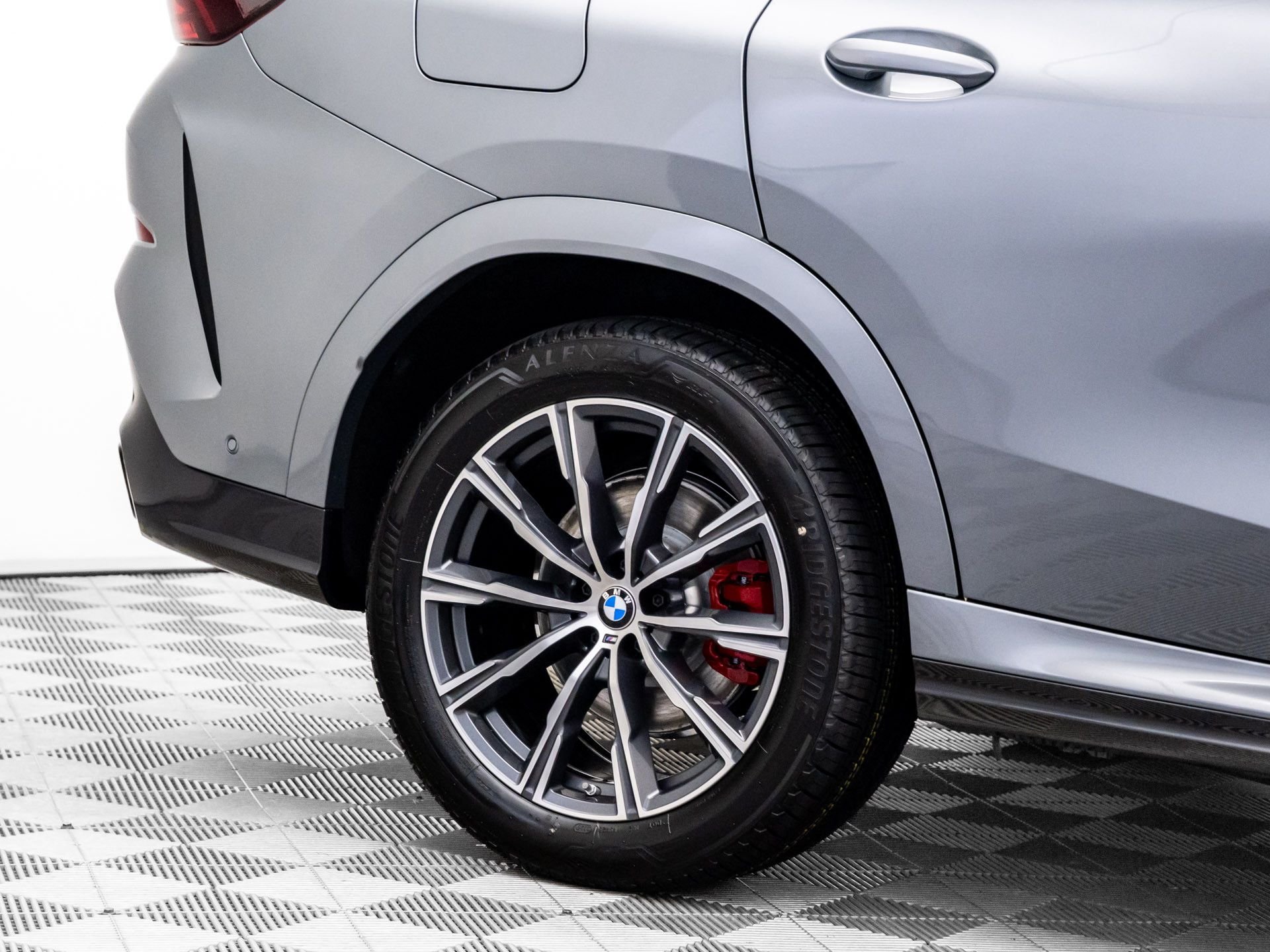 New 2026 Skyscraper Grey Metallic BMW xDrive40i image 35