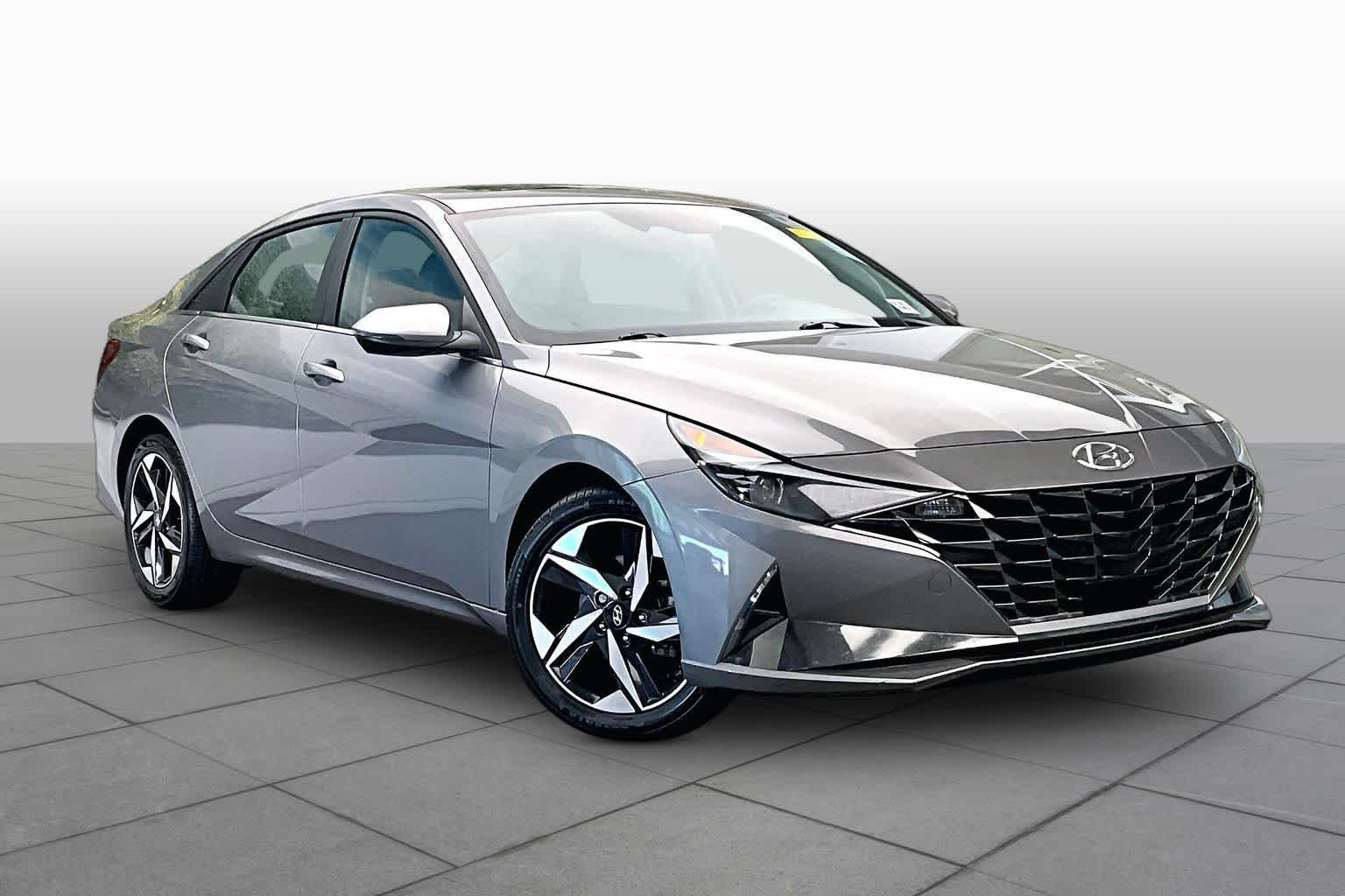 Pre-Owned 2023 Hyundai Elantra Limited
