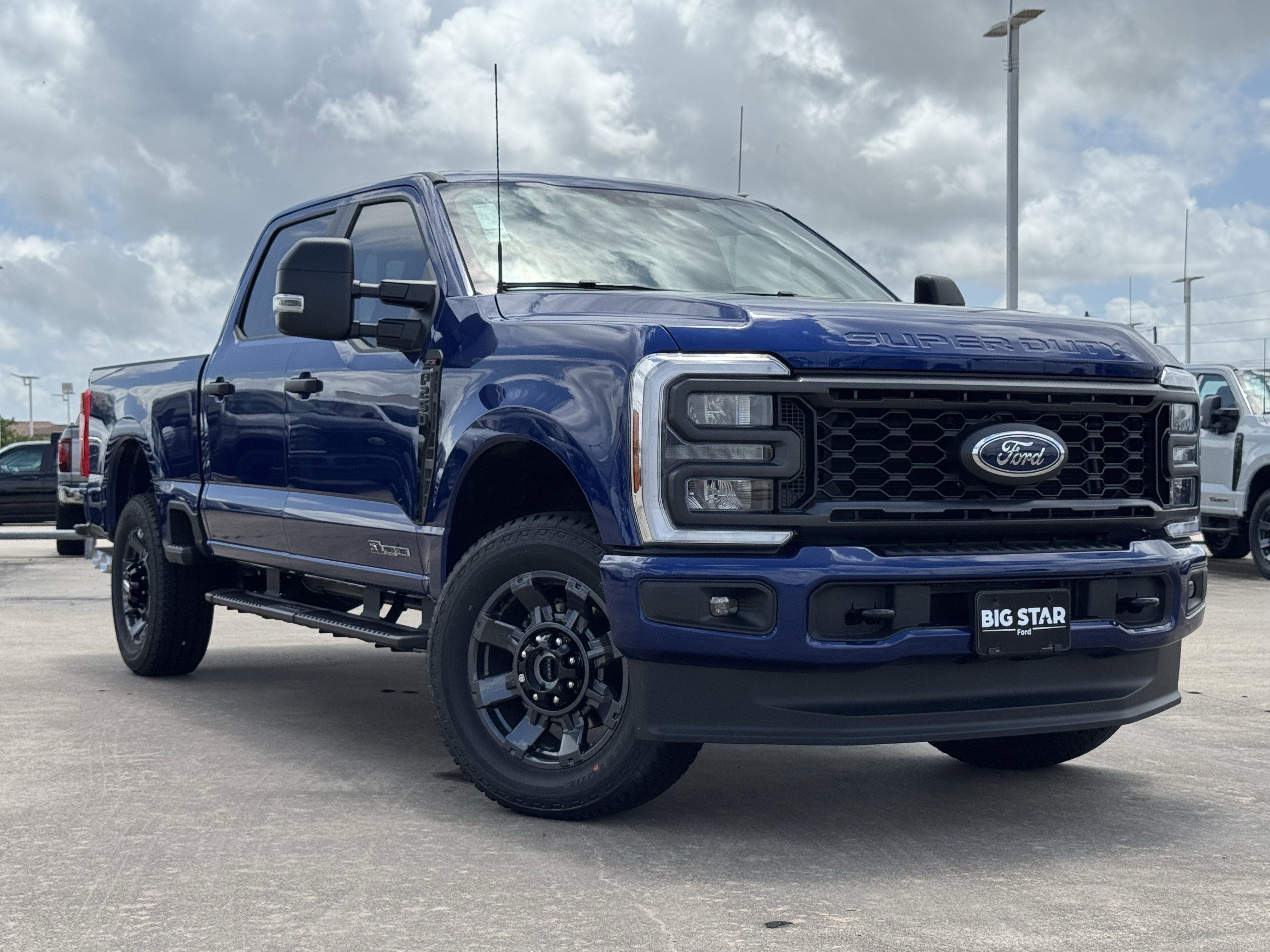 New 2026 Argon Blue Metallic Ford XL image 2