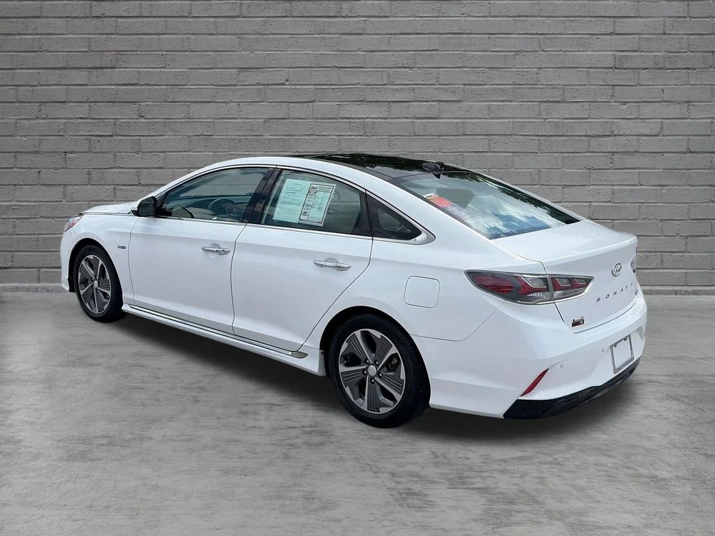 Used 2019 White Hyundai Limited image 4