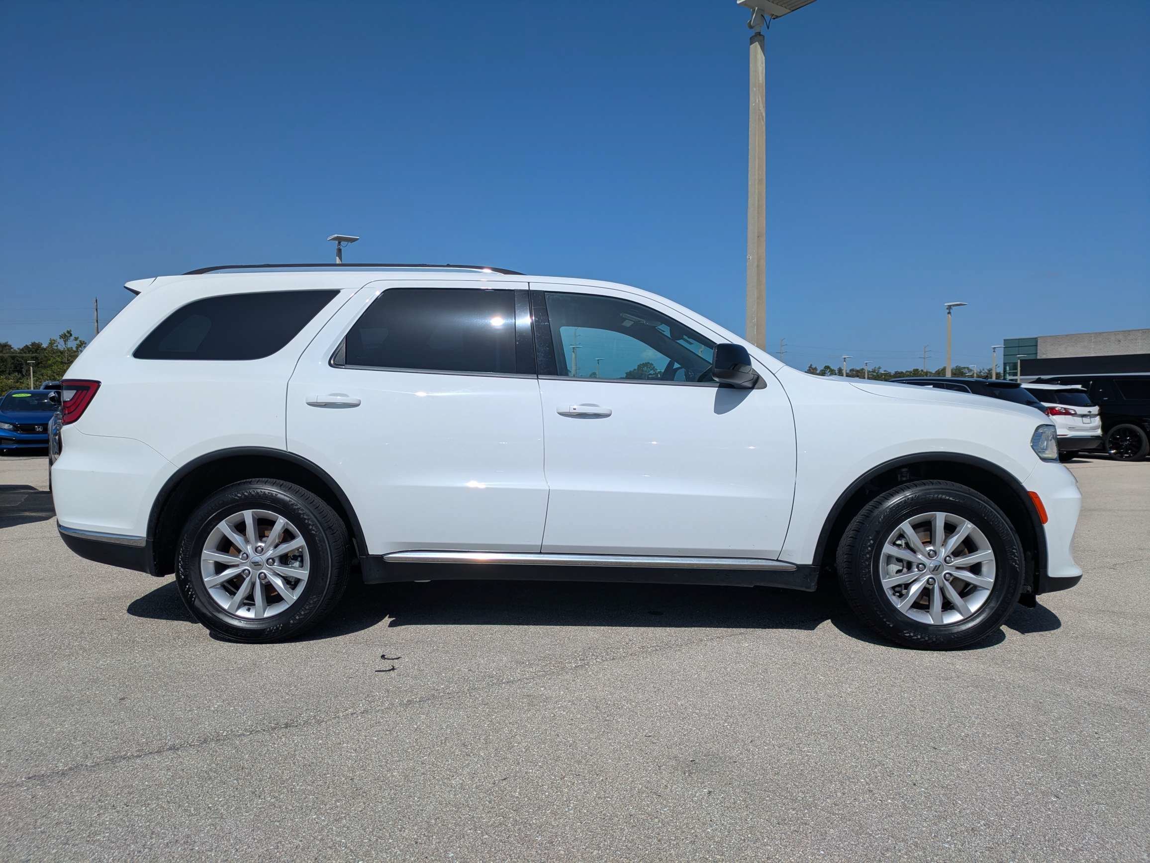 Used 2024 White Knuckle Clearcoat Dodge SXT image 3