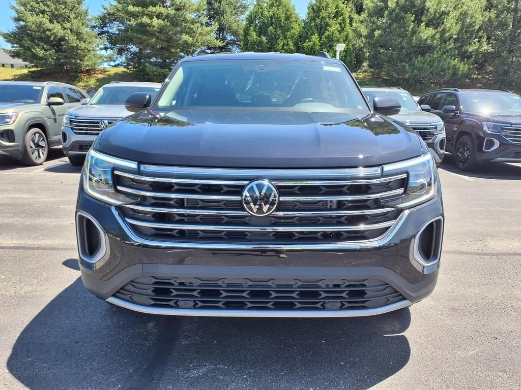 New 2026 Deep Black Pearl Volkswagen SE image 6