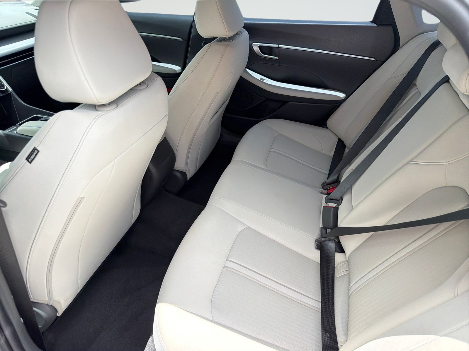 Used 2024 Silver Hyundai SEL image 32