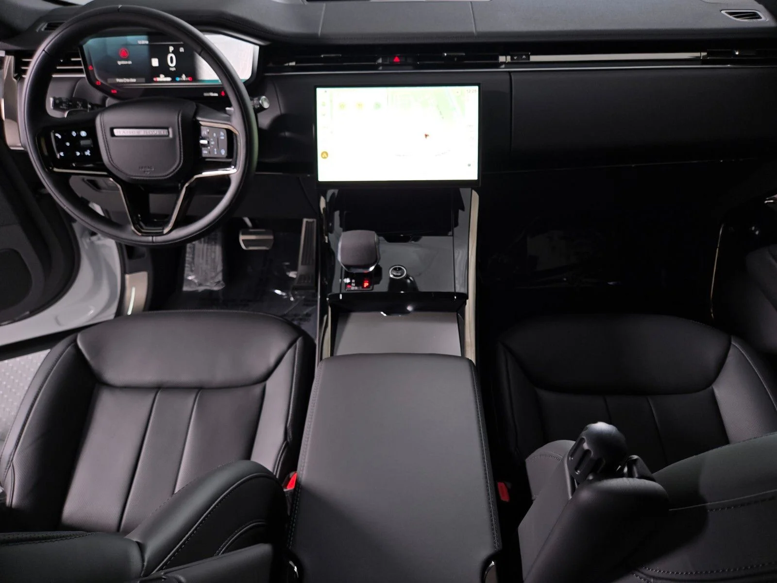 New 2026 Fuji White Land Rover Dynamic SE image 4