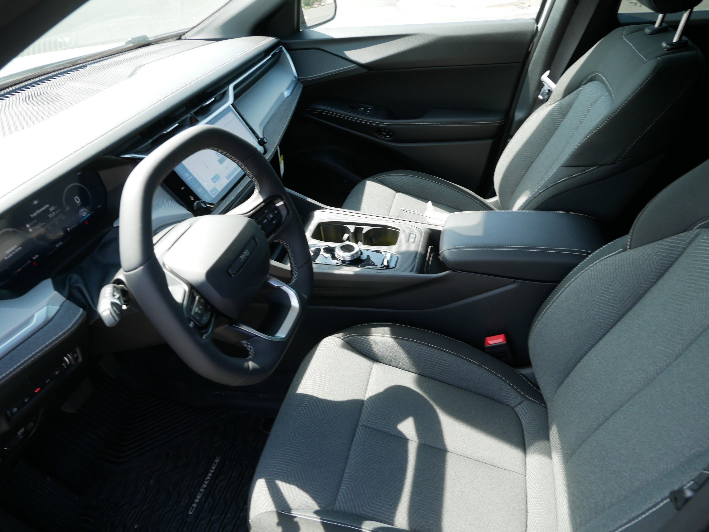 2026 Jeep Cherokee Laredo - Photo 11