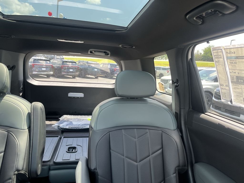 New 2027 Glacial White Pearl Kia X-Line SX image 14