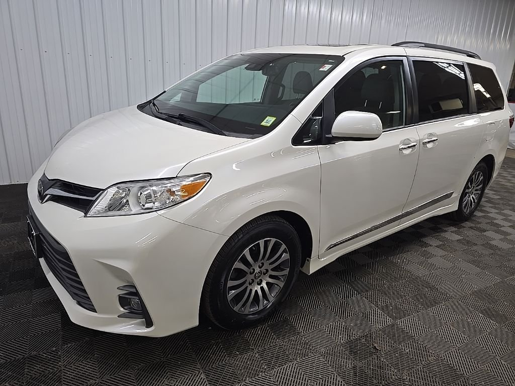 Used 2020 White Toyota XLE image 8