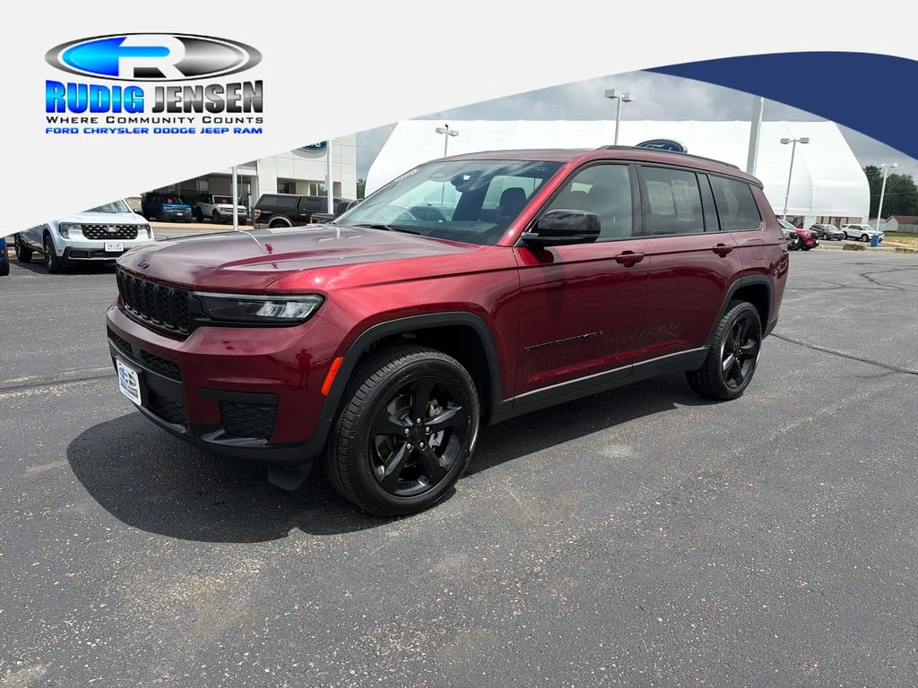Used 2023 Velvet Red Pearlcoat Jeep Altitude image 1
