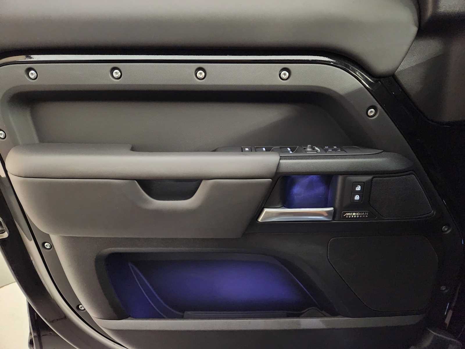 2026 Land Rover Defender V8 - Photo 24