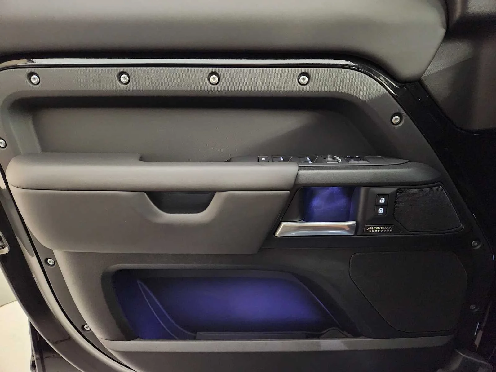 2026 Land Rover Defender V8 - Photo 39