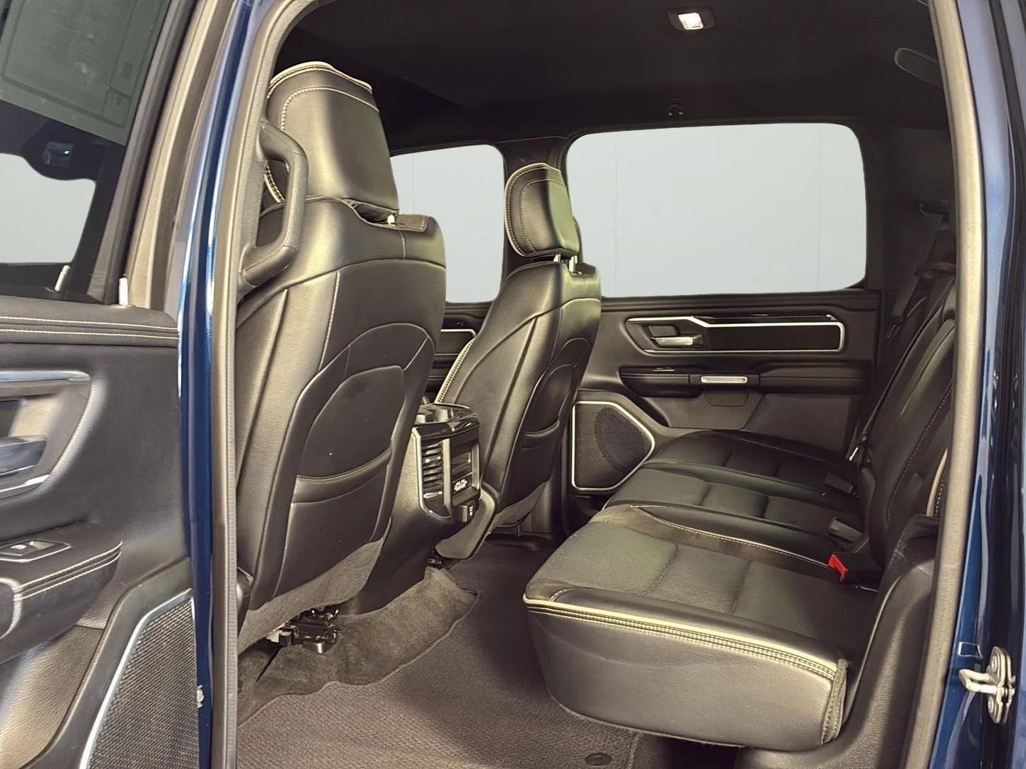 Used 2020 Patriot Blue Pearlcoat Ram Laramie image 25
