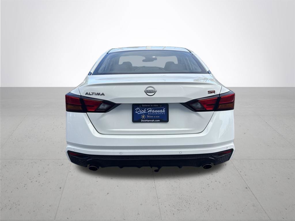 Used 2024 White Nissan 2.5 SR image 8