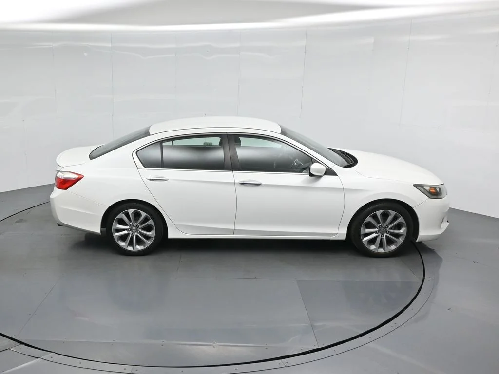 Used 2013  Honda Sport image 34