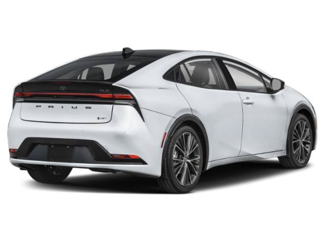 Used 2025 NA Toyota XLE image 2