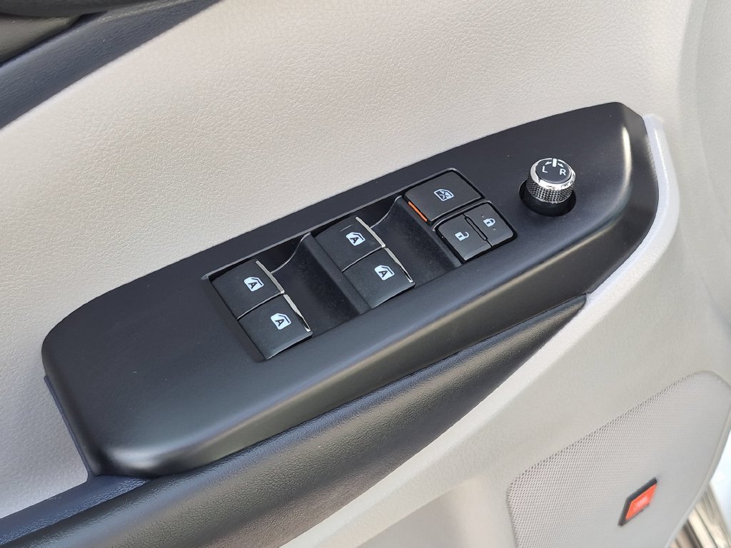 Used 2018 Silver Toyota Limited Platinum image 11