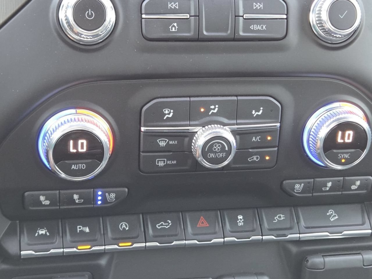 Used 2021 ONYX BLACK GMC AT4 image 37