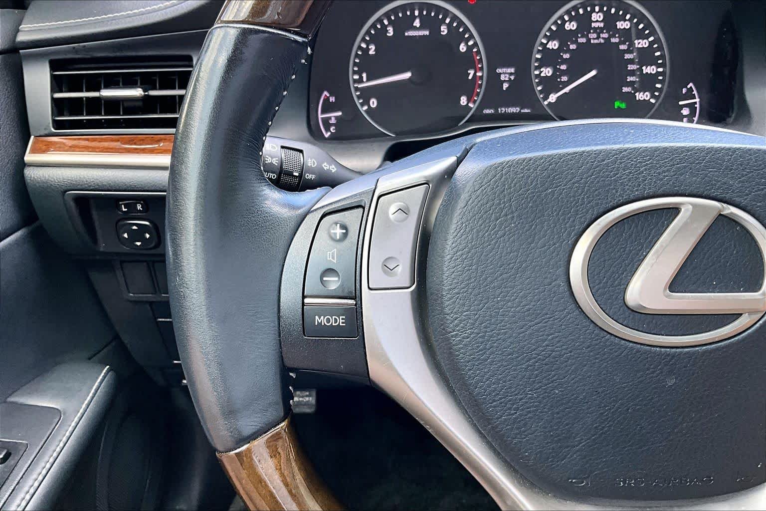 Used 2013 Silver Lining Metallic Lexus 4dr Sdn image 23