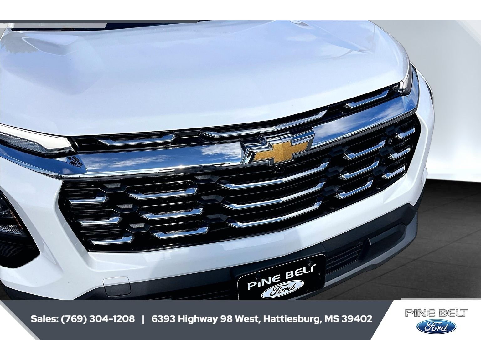 Used 2026 Summit White Chevrolet AWD LT image 22