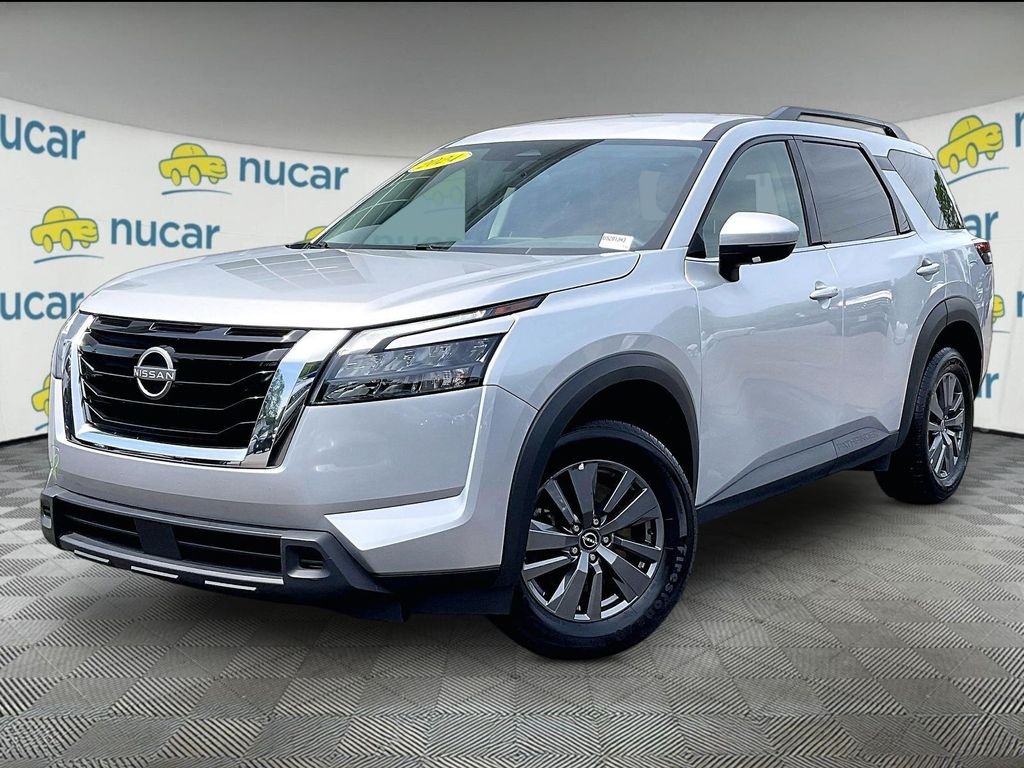 Used 2024 Silver Nissan SV image 3