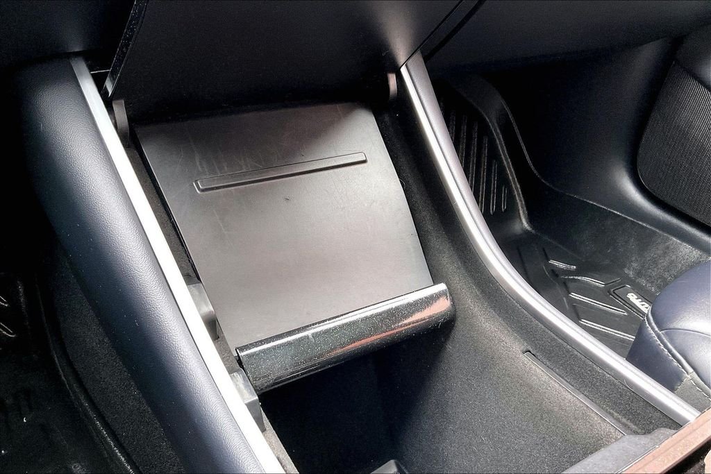 Used 2018  Tesla Long Range image 23