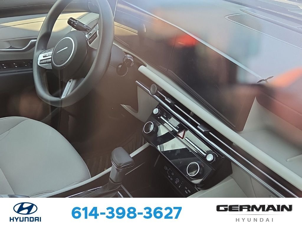 Used 2025 Black Hyundai SEL image 14
