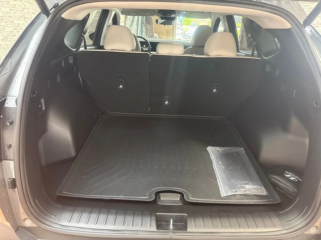 Used 2026 Hampton Gray Hyundai SEL image 12