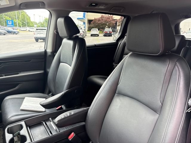 Used 2024 Modern Steel Metallic Honda Touring image 12